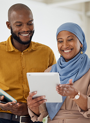 Homem trabalhando em escritório